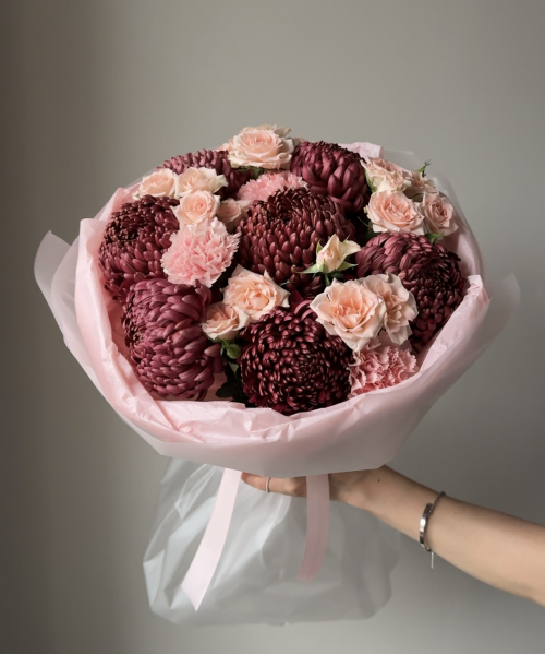 Букет из хризантемы, гвоздики и кустовой розы #3737 - Цветочный21