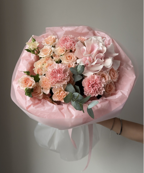 Букет из роз, гвоздик и кустовых роз #3738 - Цветочный21