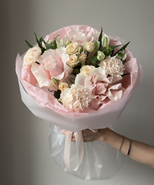 Букет из роз, альстромерий, кустовых роз и гвоздик #3739 - Цветочный21