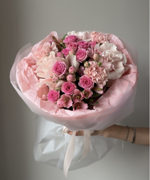 Букет из роз, кустовых роз, альстромерий и гвоздик #3741 - Цветочный21