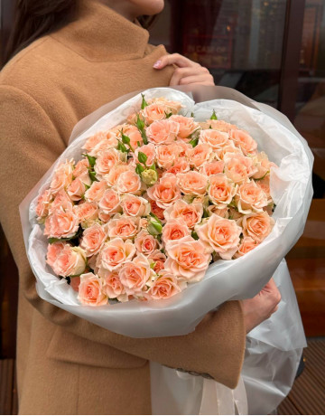 Букет из 25 кустовых роз #3742