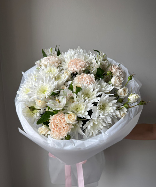 Букет из гвоздик, альстромерий, кустовой розы и хризантем #3731 - Цветочный21