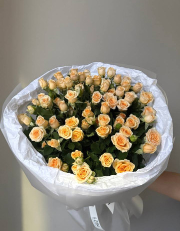 Букет из 15 оранжевых кустовых роз #3857