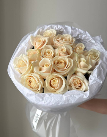 Букет из 15 нежных роз #3825