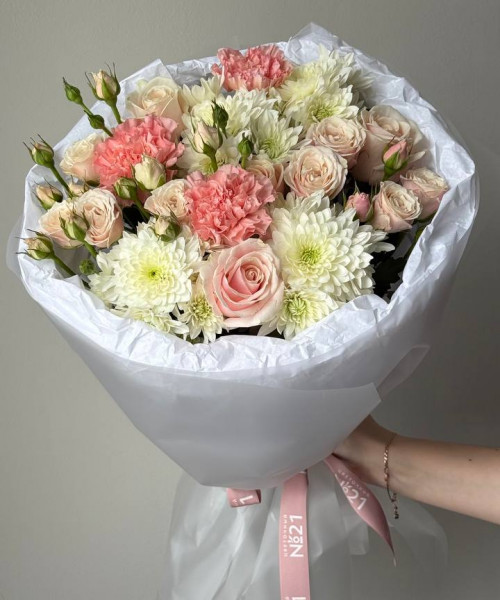 Букет с хризаномой, розами и диантусами #3854 - Цветочный21