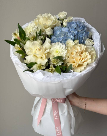 Букет в нежно-голубых оттенках #3848
