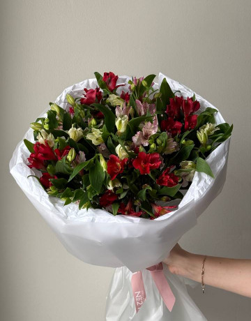 Букет из 15 альстромерий микс  #3855