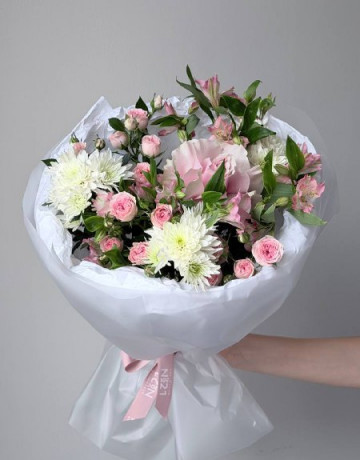 Воздушный букет с альстромерией, французской розой #3867