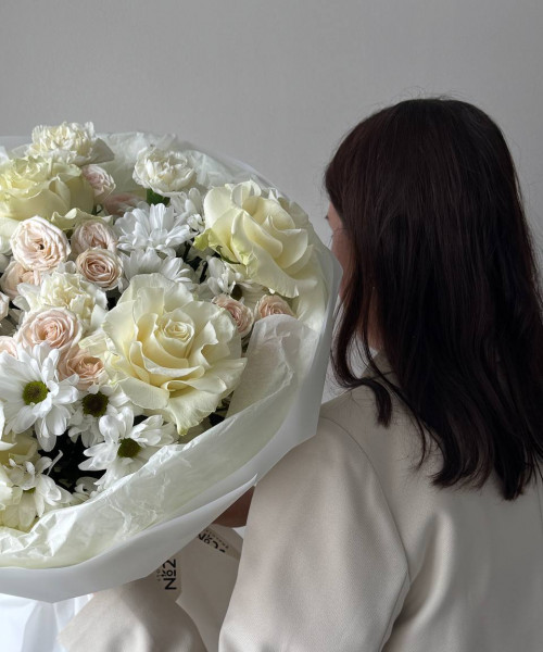 Букет из роз,хризантем и гвоздик #3795 - Цветочный21