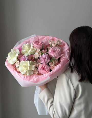 Букет из роз,гвоздик и альстромерии #3796