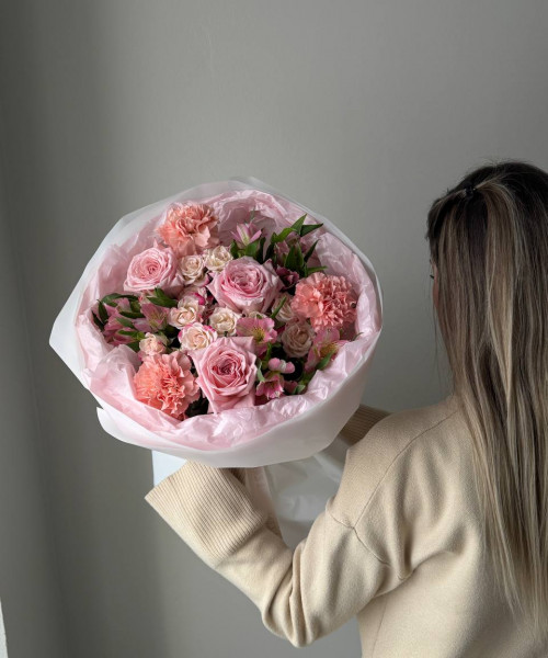 Букет из альстромерий,роз,гвоздик и кустовых роз #3798 - Цветочный21