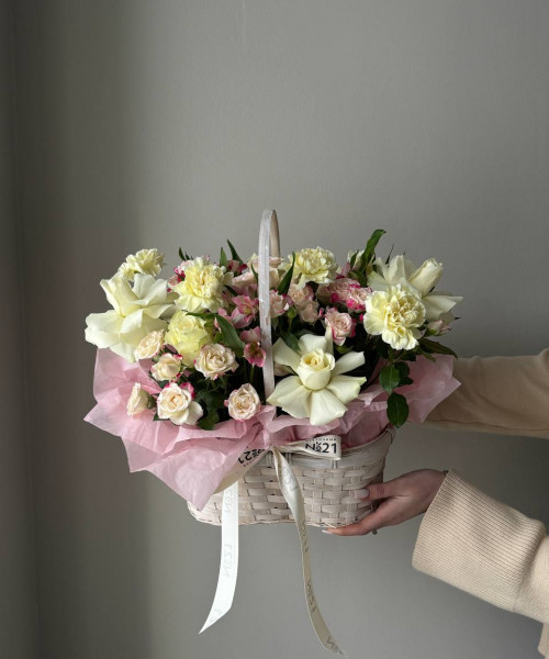 Композиция французских роз,гвоздик,альстромерий и кустовой розы #3799 - Цветочный21