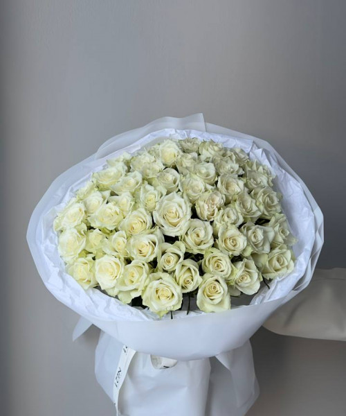 Букет из 51 белой розы #3811 - Цветочный21