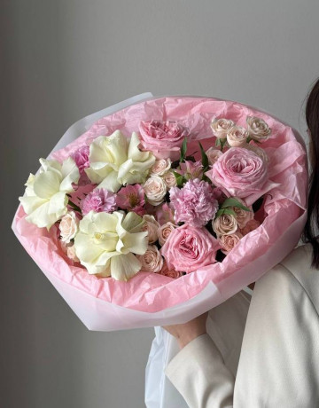 Букет из роз,гвоздик и альстромерии #3796