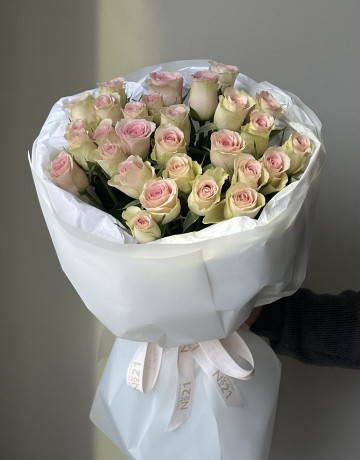 Букет из 25 нежных роз #3785