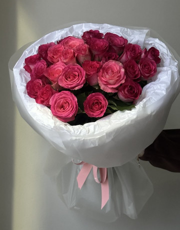 Букет из 25 ярких роз #3786