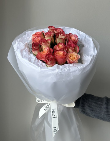 Букет из 15 ярких роз #3790
