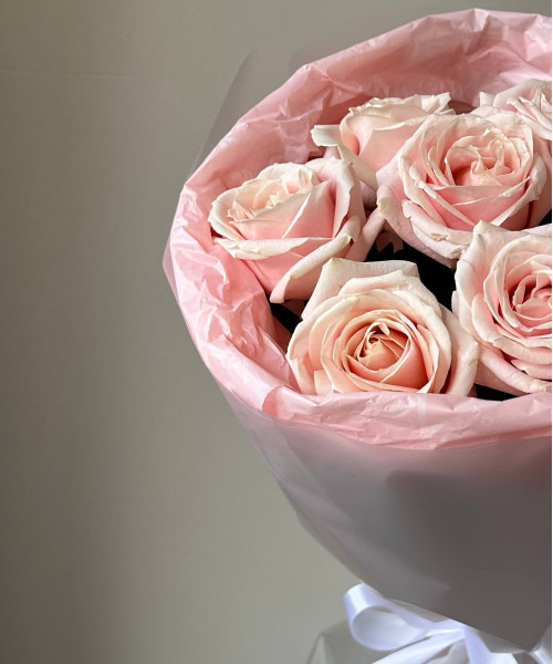 Букет из 7 нежных роз 50 см #3724 - Цветочный21