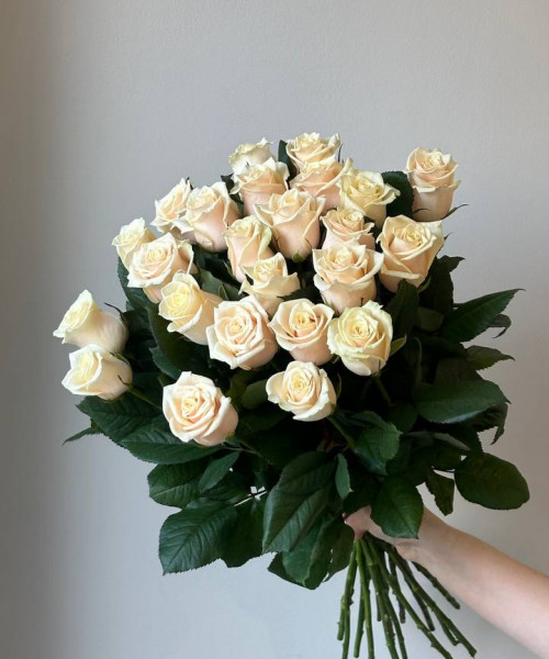 Букет из 25 кремовых роз #3871 - Цветочный21