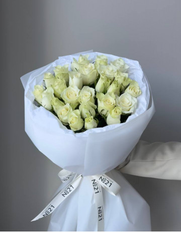 Букет из 25 белых роз #3809