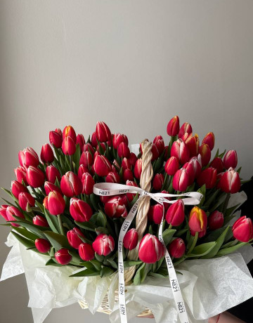 Корзина из 101 тюльпанов #3822