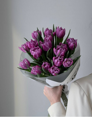 Букет из 17 тюльпанов