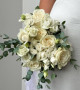 Бело зеленый букет невесты с #3 - розы и эустомы