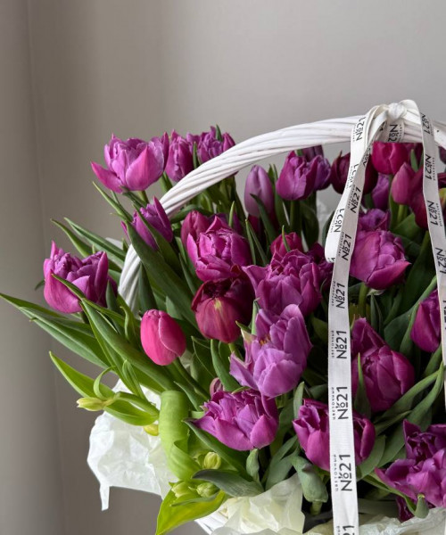 Композиция из 75 пионовидных тюльпанов #3820 - Цветочный21