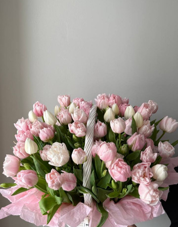 Корзина из 75 пионовидных тюльпанов #3821