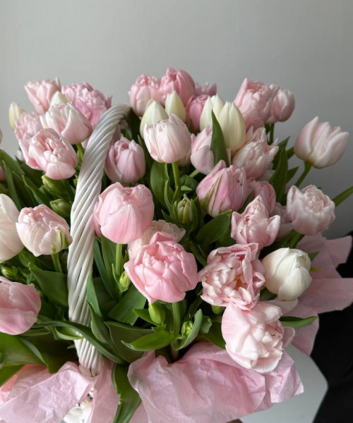 Корзина из 75 пионовидных тюльпанов #3821 - Цветочный21