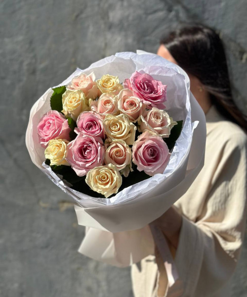 Нежный букет из 15 роз #3682 - Цветочный21