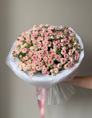 Моно букет из 51 кустовой розы #3680
