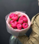 Монобукет из 7 пионов 50 см в круглой упаковке #3636