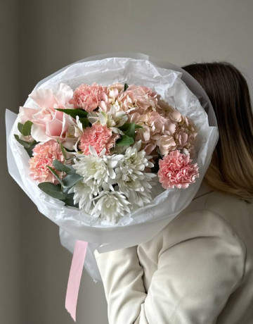 Цветы маме - гортeнзии, гвоздики, хризантемы, розы и альстромeрии #3730