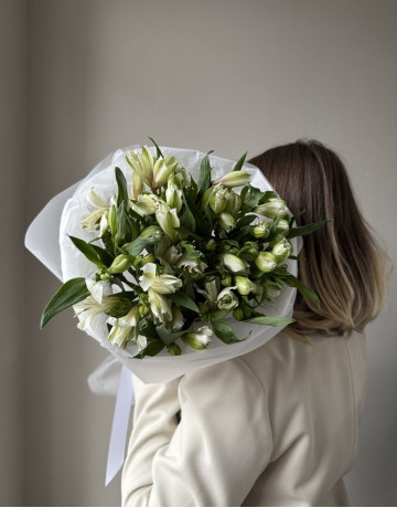 Моно букет белые альстромерии - 11 веток #3660