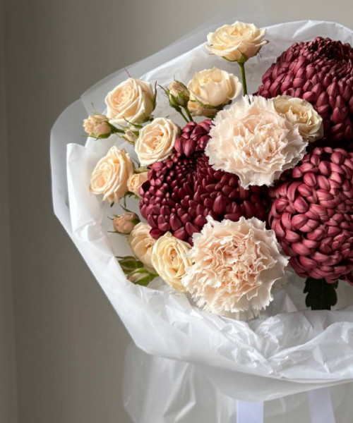 Букет из диантусов, хризантем и кустовой розы #3751 - Цветочный21