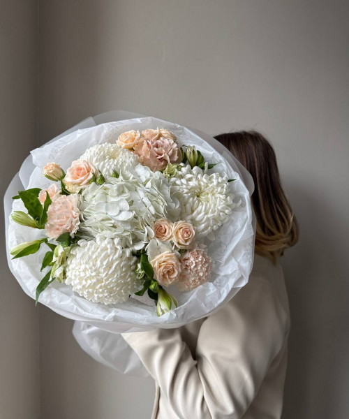 Букет из хризантем, альстромерии и кустовой розы #3748 - Цветочный21