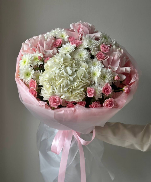 Букет из хризантем, французских роз и гортензии #3766 - Цветочный21