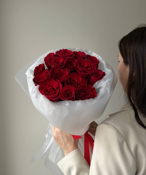 Букет из 15 красных роз 40 см #3758 - Цветочный21