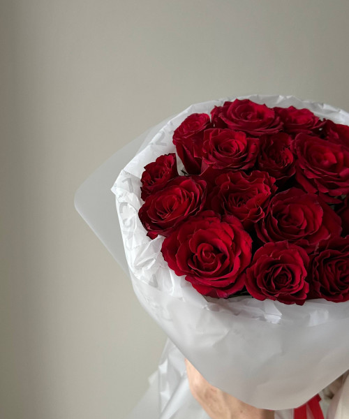 Букет из 15 красных роз 40 см #3758 - Цветочный21