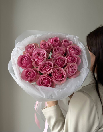 Букет из 15 розовых роз #3761