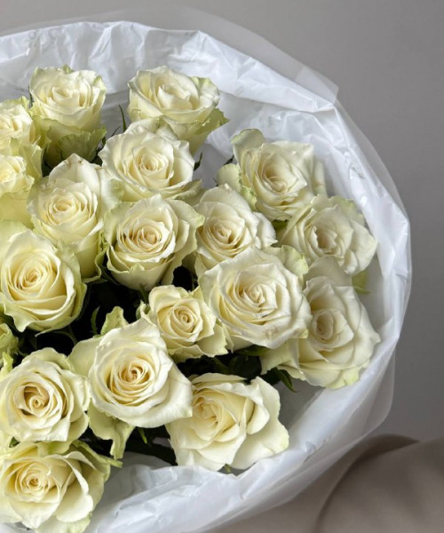 Белые розы - букет из 25 цветов #3746 - Цветочный21