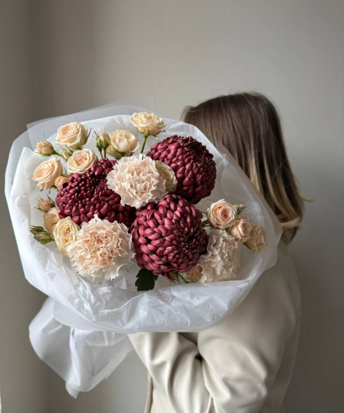 Букет из диантусов, хризантем и кустовой розы #3751 - Цветочный21