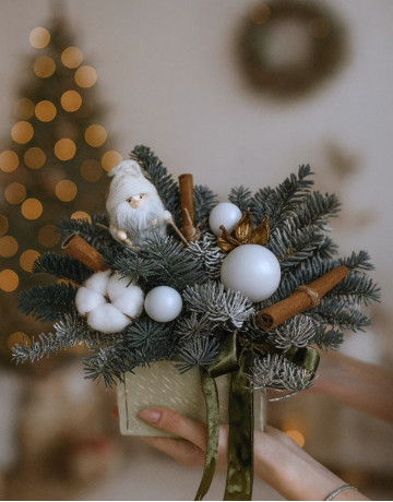 Новогодняя композиция на выбор флориста #3771