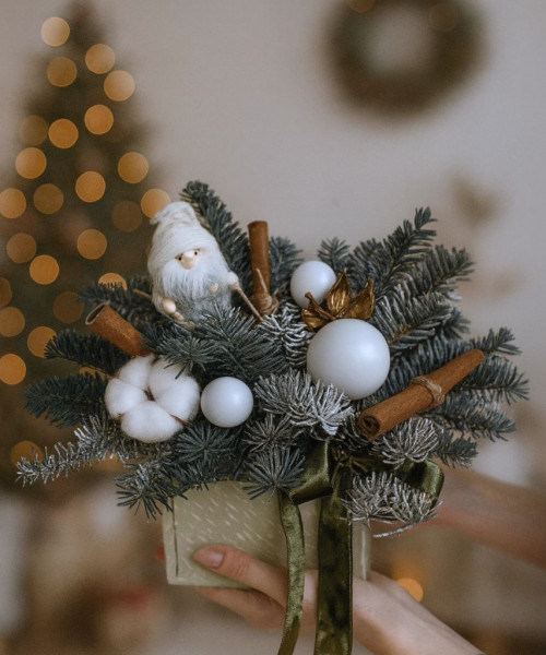 Новогодняя композиция на выбор флориста #3771 - Цветочный21