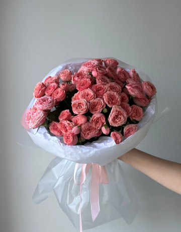 Букет из 25 коралловых кустовых роз #3859